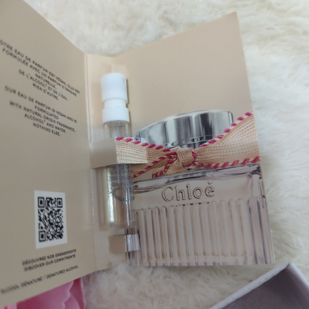 Authentic Chloe' charm Pendant Charm With Generic Chain And Fragrance Sample - Picture 7 of 8